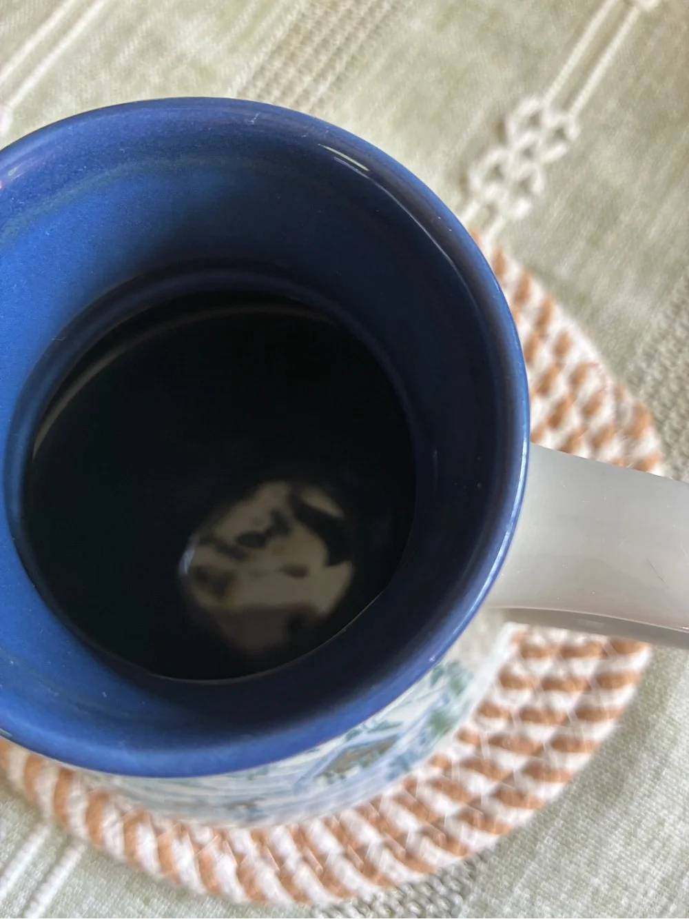 Otagiri no spill vintage mug with Blue Rim and Winter Scene